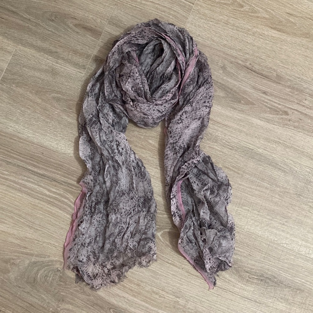Grey and pink snakeskin scarf.